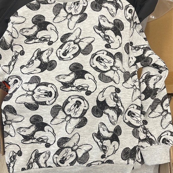 Two kids size 7-8 // one kids size 10-12 // one kids size 6 - Picture 2 of 2